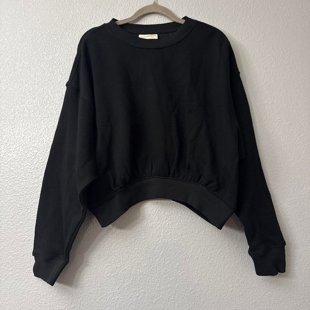 Universal Thread Women's Leisure Studio Pullover Crewneck Sweatshirt